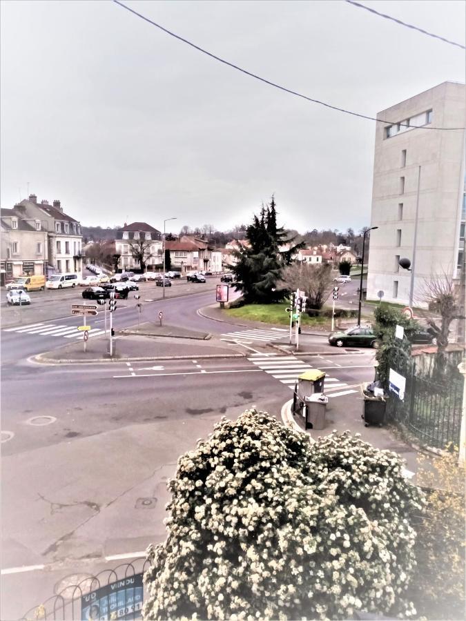 Appartement Proche Centre Ville, Gare Et Autoroute Melun Esterno foto