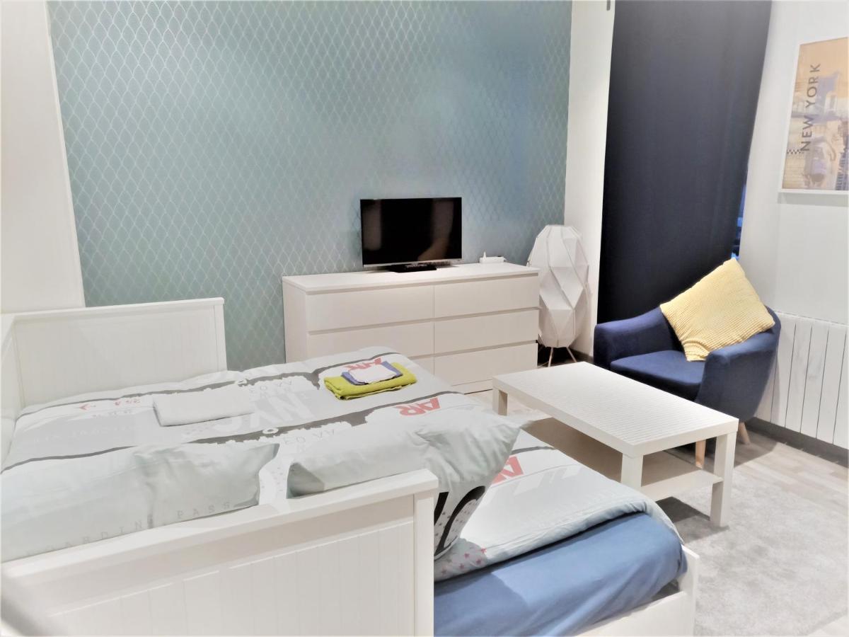 Appartement Proche Centre Ville, Gare Et Autoroute Melun Esterno foto