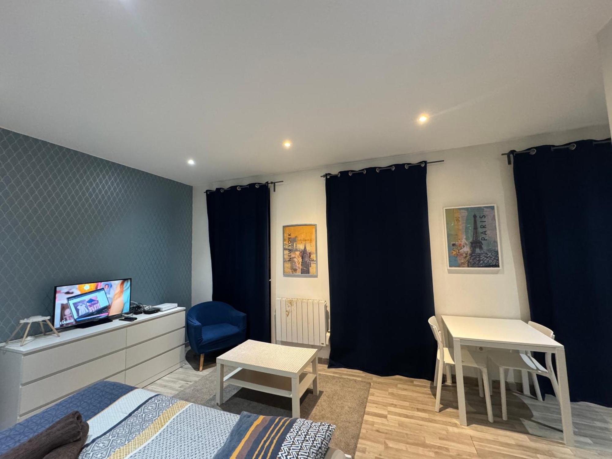 Appartement Proche Centre Ville, Gare Et Autoroute Melun Esterno foto