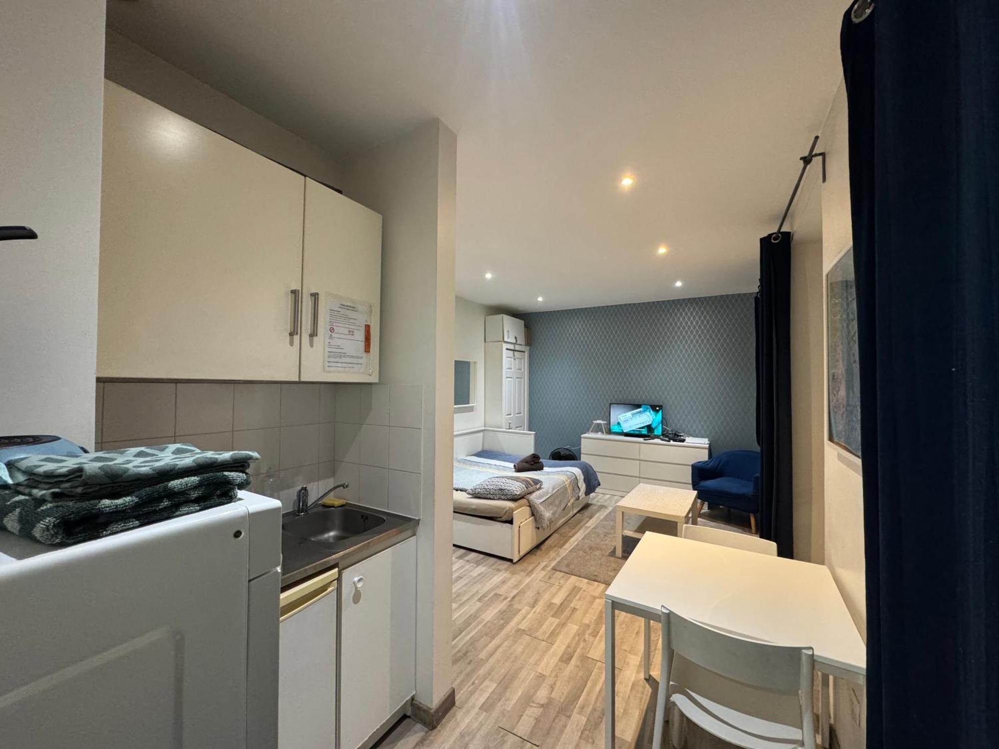 Appartement Proche Centre Ville, Gare Et Autoroute Melun Esterno foto