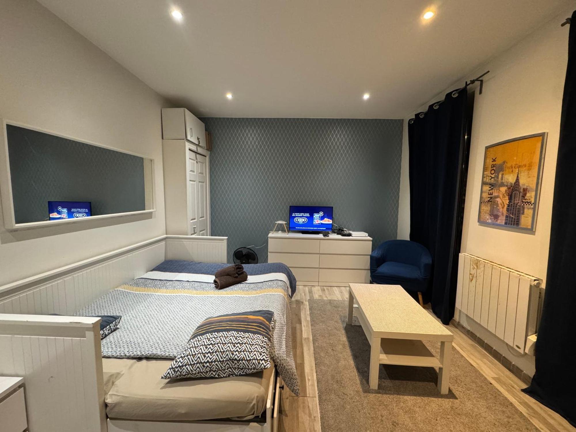 Appartement Proche Centre Ville, Gare Et Autoroute Melun Esterno foto